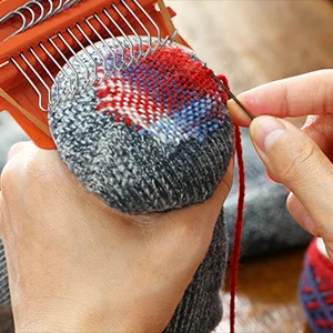 Caydo 14 Hooks Speedweve Darning Mini Loom Machine with 50 Color Darning Threads for Beginners Quickly Mending Jeans Socks, Mini Weave Tool for DIY Artful Patterns, Repair Clothes - Caydo 14 Hooks Darning Mini Loom Machine