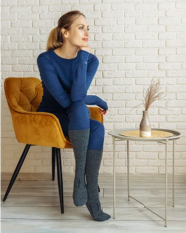 Merino.tech Merino Wool Base Layer Women 100% Merino Wool Lightweight, Midweight Long Sleeve Thermal Shirts + Wool Socks Medium 165 Dark Grey - women base layer