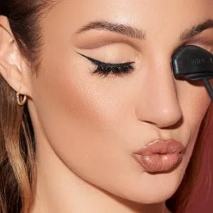 Crease Piece: Cut Crease Creation Kit - Beautifoles Founder Pic