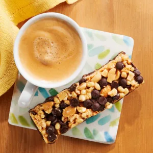 Nature Valley Sweet & Salty Nut Roasted Peanuts Cereal Bars 4 x 30g Pack of 8 total 32 Bars - Drie foto