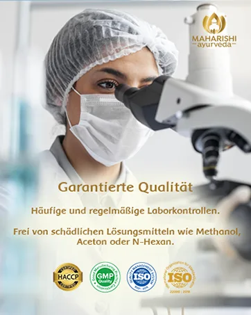 Maharishi Ayurveda Pitta Haarolie 100 ml Pack Pack van 1 - Afbeelding van laboratoriumkwaliteitsborging waarop microscoopwerk te zien is, met Duitse tekst en certificeringsbadges inclusief ISO en andere kwaliteitsnormen.