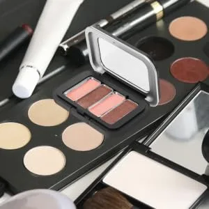 Gogogmee Eyeshadow Box With Magnet Makeup And Cosmetics Storage Box For Travel - product information 1
