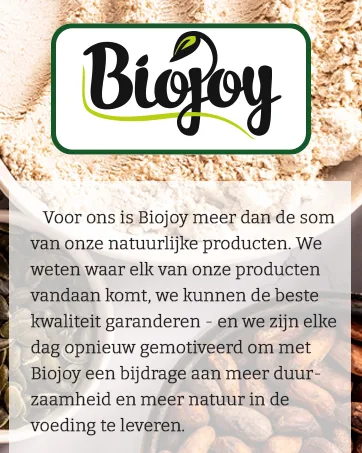 Biojoy BIO Hazelnuts raw and unsalted 250 g - Biojoy-logo met groen bladaccent op witte achtergrond, vergezeld van een tekst in het Nederlands die de toewijding van het bedrijf aan natuurlijke producten en duurzaamheid beschrijft