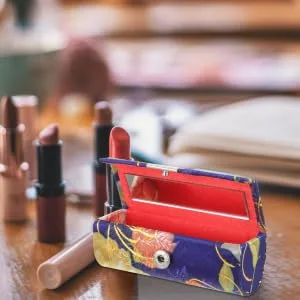  MERRYHAPY MERRYHAPY Vintage Chinese Lip Box Elegant Makeup Organizer for Weddings and Birthdays Practical and Decorative Lip Holder - product information 2