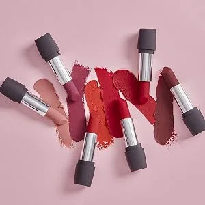  DEBORAH Deborah Matita Labbra 24ORE Universal Transparent suitable for all tones of Robin when applied first to all lips helps extend its hold - Milan Red Mat