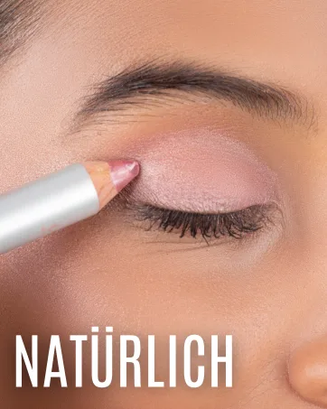  Impala IMPALA | Eye Makeup Remover Balm: Removes Impurities & Rebellious Makeup with Vitamin E & Murumuru Butter | Care & Moisturizes | Ideal for Dry & Sensitive Skin 10ml - Gros plan de l'application de maquillage des yeux. Crayon argenté qui applique le fard à paupières rose clair sur la paupière. Le mot « NATUREL » est visible ci-dessous.