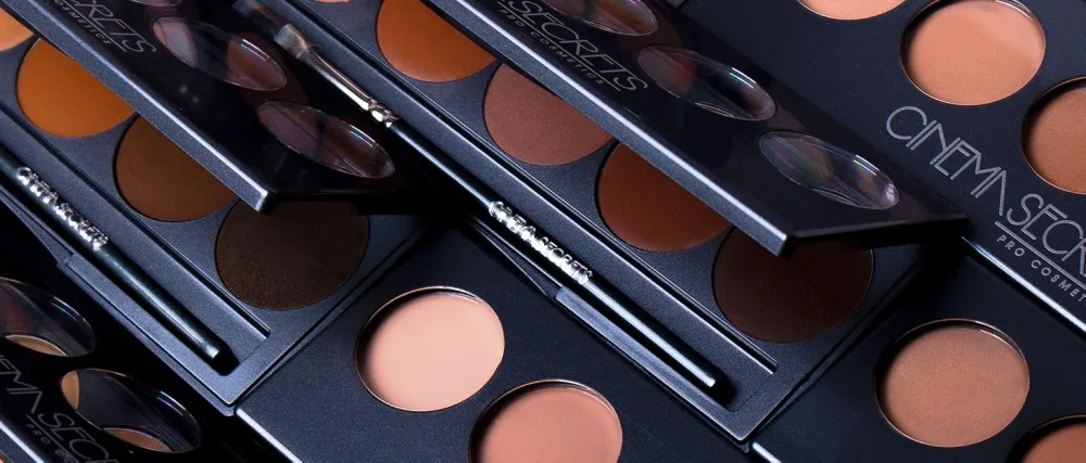 Cinema Secrets Ultimate Foundation .50 Ounce 201-67B - multi palette open