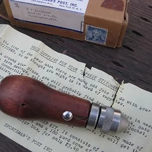 Speedy Stitcher Sewing Awl Kit - Vintage hand held sewing awl