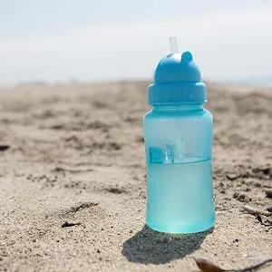 green sprouts Straw Bottle | Silicone straw promotes healthy oral development | Flip-cap locks to prevent spills  2 straw drinking options: traditional & tilted  Dishwasher safe - green sprouts