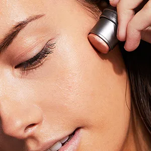 WELL PEOPLE - Supernatural Stick Highlighter | Clean  Non-Toxic Beauty (Universal Glow) - Golden Glow