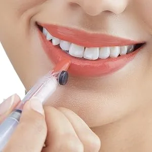 CLICKA One-Touch Retractable Tinted Lip Balm Moisturizing Lip Gloss with Menthol (Rose Pink) Korean Lip Care - Berry Coral with Lips