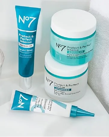 No7 Laboratories Dark Spot Correcting Booster Serum - Vitamin C + Emblica Brightening Complex for Age & Dark Spots - Sun Spot Corrector Face Serum (0.5 fl oz) - protect perfect
