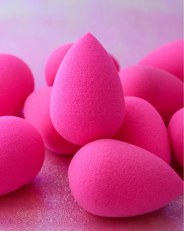 beautyblender liner.designer Eyeliner & Eye Pencil Tool with Magnifying Mirror & Suction Cup - beautyblender