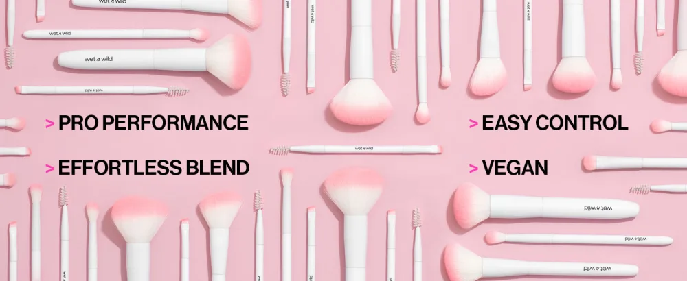 wet n wild Concealer Brush  Large Blending Brush  For Under Eye & Eyebrows  Ergonomic Handle Large Concealer Brush - pro performance