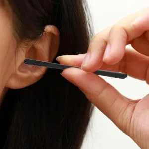 SEWOART 100pcs Sticky Ear Cleaning Sticks Adhesive Ear Wax Removal Tool for Safe Efficient Cleaning Portable Disposable Scoop for Versatile Use - product information 3