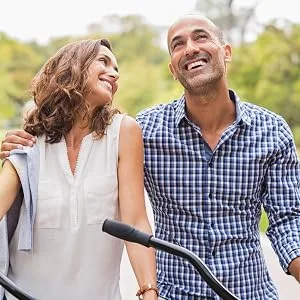 Carlyle Odorless Garlic Softgels | 300 Count | High Potency Formula | Non-GMO and Soy Free - couple smiling