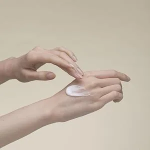 NEEDLY | Crossbarrier Cream | Intense moisturizing | Providing up to 100 hours of moisturization - How to use (cream)