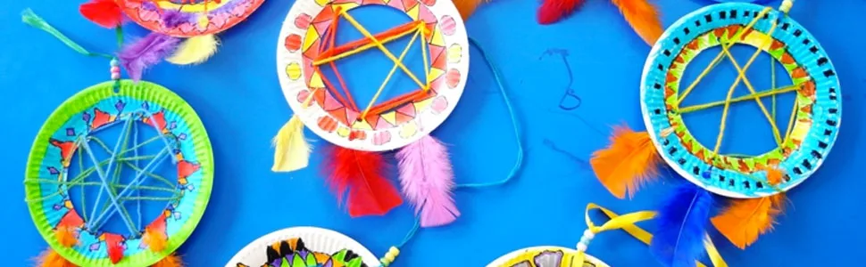 Coceca 300pcs 3-5 Inches Colorful Feathers for DIY Craft Wedding Home Party Decorations - application 2