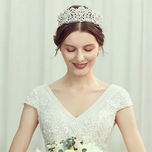 BABEYOND Vintage Crystal Queen Crown Tiara Rhinestone Wedding Princess Tiara Headband with Comb Pin Silver - product information 5