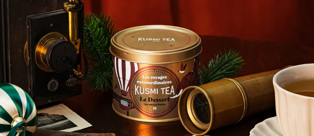 Kusmi Tea - Th Vert No l Dessert - Ar mes de Vanille Pomme & Amande - Th Vert Gourmand et l ger- Edition limit e 2025 - Bo te Th M tal 90g - product information 1