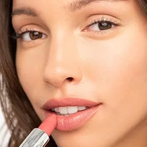 True + Luscious Super Moisture Lipstick   Clean  Vegan and Cruelty Free   Lasting Hydration for Dry Lips with a Sheer Finish   Pink Sugar - Super Moisture Lipstick