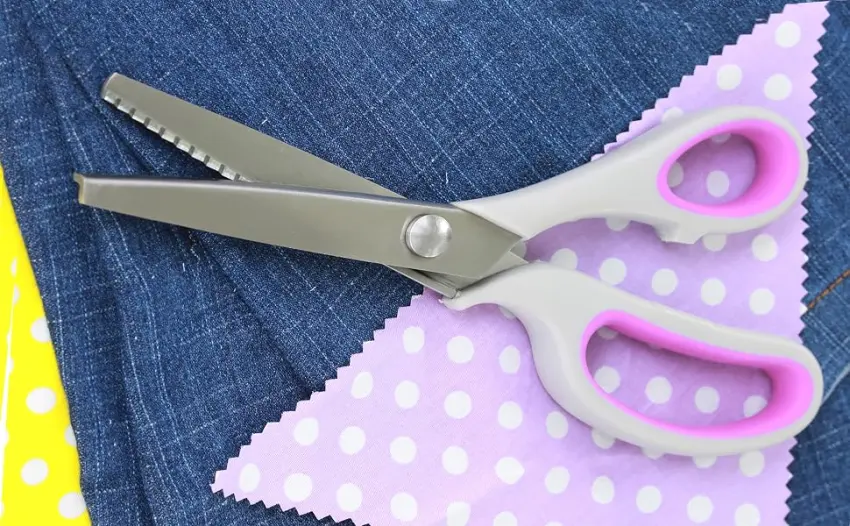 Long Ying Strong and Sharp Pinking Shears for Fabric Soft Grip Right and Left Handed Pinking Shears 9.2inch (Serrated 5mm) - product information 3