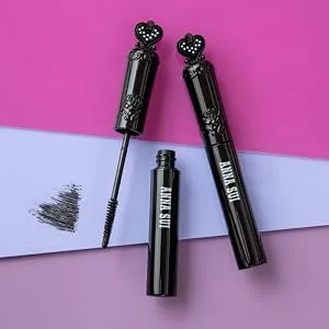 ANNA SUI Sui Black Mascara - Separates & Coats Every Lash - Made of Firm & Soft Bristles - sui black mascara