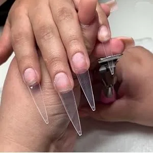 YIMART 600pcs Acrylic Medium Long Stiletto Nail Tips Easy Coffin Nails Sharp False Nail Art Tips For Nails Salon (Clear) - Feature