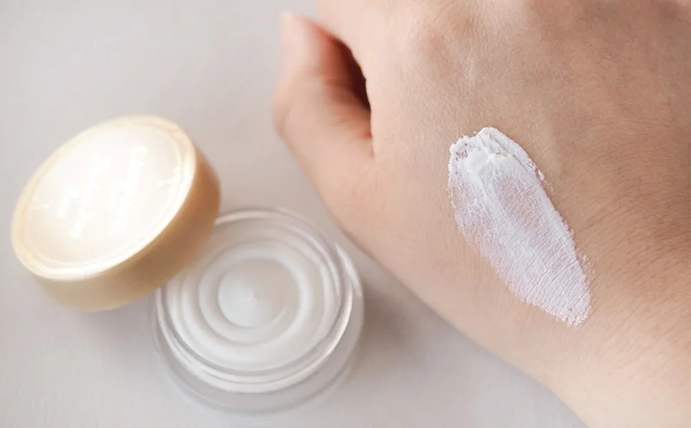 CANMAKE Poreless Airy Base 01 Pure White - CANMAKE Poreless Airy Base 01 Pure White