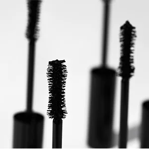 Anastasia Beverly Hills - Lash Brag Volumizing Mascara - Pro Tip