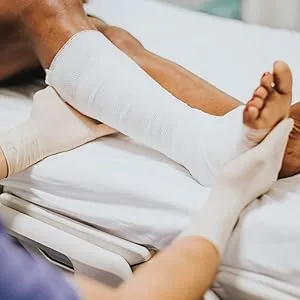 Ever Ready First Aid Conforming Gauze Roll Bandage Non Sterile Box of 12-3 inch 3 - injured leg gauze wrapping