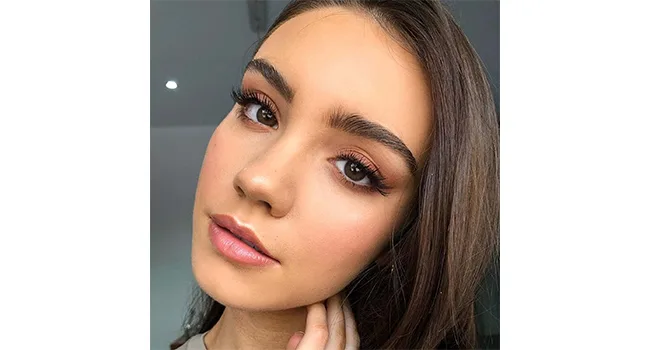 MCoBeauty Ultrastay Flawless Foundation - Corrects Skin Tone And Blurs Imperfections - Lightweight  Buildable Coverage - Hydrates And Nourishes - Luminous Complexion - Liquid - Medium Buff - 1 Oz buff shade - Model