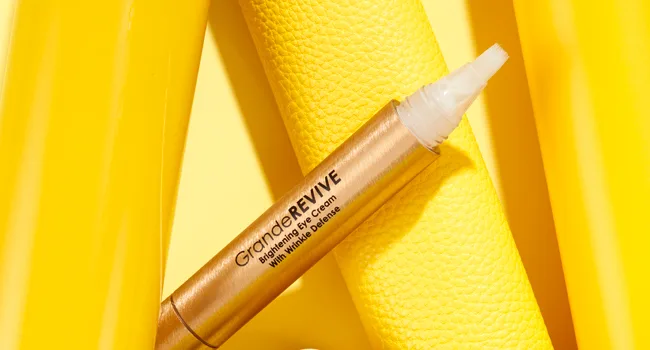 Grande Cosmetics GrandeREVIVE Brightening Eye Cream with Wrinkle Defense - Applicator Shot