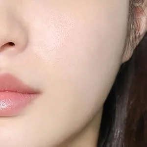 HOLIKA HOLIKA Among Us Petit BB 30ml (Moisturizing) - product information 3