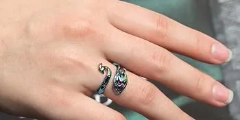 J.CARP 8 Pcs Adjustable Knitting Crochet Loop Ring  Braided Knitting Ring Yarn Guide Finger Holder for Mother Grandma Thanksgiving Presents 8pcs - Crochet ring