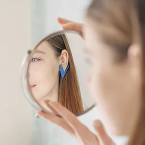 Deksias Heart Shape Small Mirror for Purse Travel Sliver Pocket Makeup Mirror Sets Mini Compact Magnifying with 20PCS Eyeshadow Sponge Applicator White 2.8 Inch - compact magnifying mirror