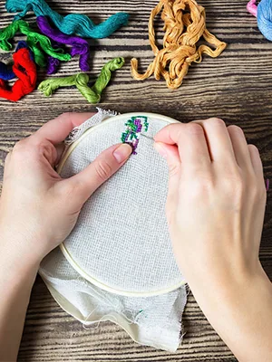 SolidGnik Embroidery Stand Adjustable Embroidery Hoop Holder with Embroidery Kit and 3PCS Embroidery Hoops - product information 8