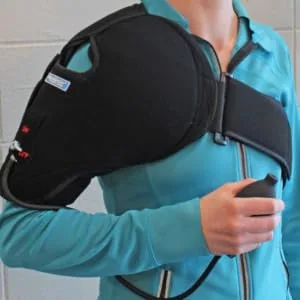 RangeMaster Left/Right Adjustable Shoulder Compression Wrap for Hot/Cold Therapy - Relieve Arm Pain with Immobilizer Support for Tendonitis  Dislocated Joint  and Rotator Cuff Injuries - compression pack