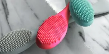 Joiful Cares 3pc Dual End Exfoliating Silicone Face Scrubber  Mask Applicator  Lip Scrub Exfoliator Brush  Easy to Clean Men & Women Face Cleansing Tool - Lip Brushes Placed in a Wave Form