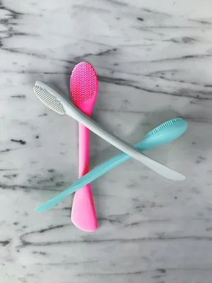 Joiful Cares 3pc Dual End Exfoliating Silicone Face Scrubber  Mask Applicator  Lip Scrub Exfoliator Brush  Easy to Clean Men & Women Face Cleansing Tool - Lip Brushes Stacked in Triangle