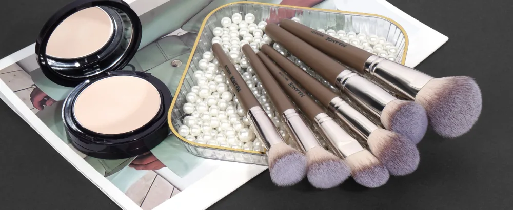 Make up Brushes  MAANGE 18 Pcs Premium Synthetic Makeup Brush Set Soft Foundation Powder Eyeliner Eye Shadow Makeup Brushes Set Professional (Champagne) - make up brush eye makeup brushes make up brush set make up brushes set