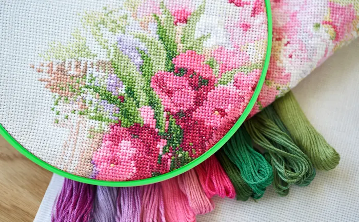 Caydo 7 Pieces Plastic Embroidery Hoops  2.3 inch to 10.2 inch Circle Cross Stitch Hoops for Embroidery and Cross Stitch (Multicolor) - mini Embroidery Hoops