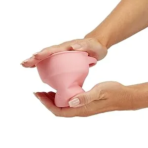 Munchkin  C est Silicone! Collapsible Snack Catcher  with Lid  Coral - Toddler Food Cup - C'est Silicone Snack Catcher, Coral
