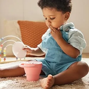 Munchkin  C est Silicone! Collapsible Snack Catcher  with Lid  Coral - Toddler Food Cup - product information 2