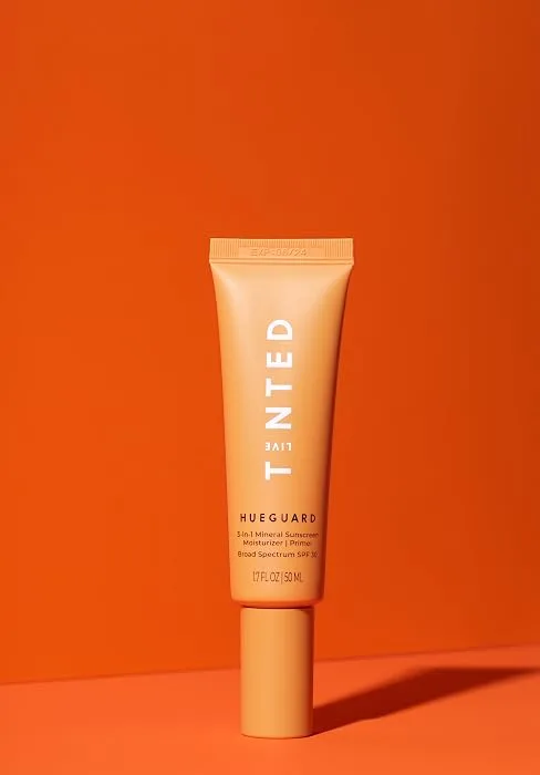 Live Tinted Huelip Liquid Lip Cr me: Hydrating Liquid Lip Color with a Soft-Matte Finish  0.09 fl oz / 2.8 mL Persistent - Hueguard