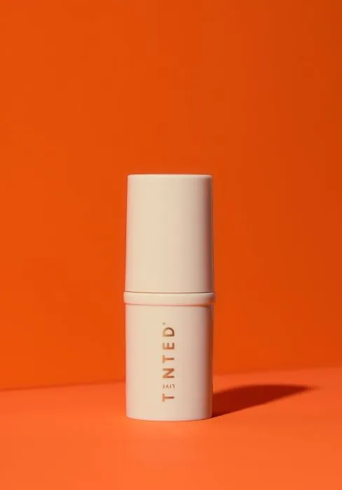 Live Tinted Huelip Liquid Lip Cr me: Hydrating Liquid Lip Color with a Soft-Matte Finish  0.09 fl oz / 2.8 mL Persistent - Superhue