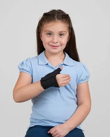 Comfort Cool Ulnar Booster Support Provides Compression for Ulnar Sided Wrist Pain. TFCC Tear Triangular Fibro-Cartilage Complex Injuries  Tendonitis or Repetitive Use Injury. Right Medium in Black Medium (Pack of 1) Rig... - comfort cool