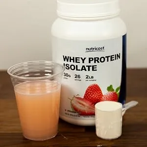 Nutricost Whey Protein Isolate (Chocolate Peanut Butter  5 Pound) Protein Powder Choc Peanut Butter 5 Pound (Pack of 1) - Nutricost Strawberry Whey Protein Isolate