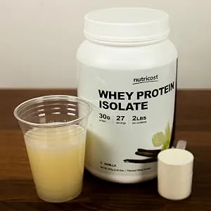Nutricost Whey Protein Isolate (Chocolate Peanut Butter  5 Pound) Protein Powder Choc Peanut Butter 5 Pound (Pack of 1) - Nutricost Whey Protein Isolate Vanilla
