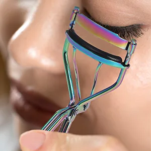 Kmchilj Eyelash Curler (Metal) with 2 Silicone Filler Pads Universal Eyelash Curler Eye Makeup Tool (1 Pack Multicolour) - Eyelash Curlers